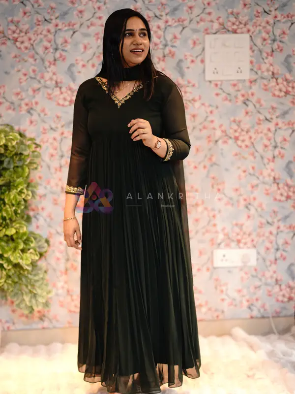 Forest Grandeur: Dark Green Alia-Cut Anarkali